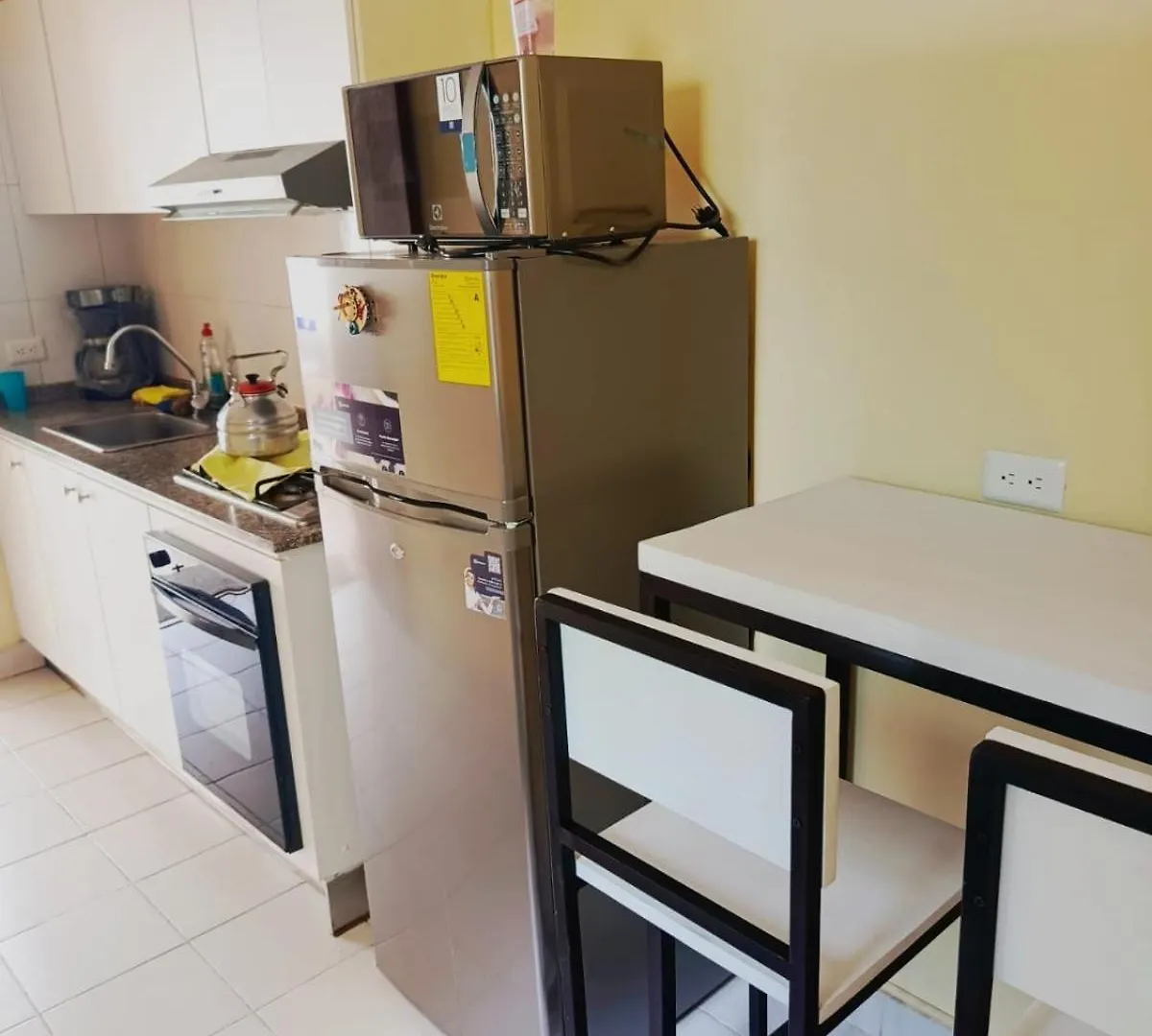 Apartamento El Eden Cerca Embajada Americana Y Solca キト エクアドル